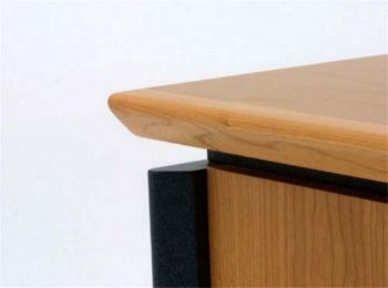 Contour Solid Timber Sharknose Edge Detail