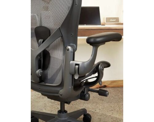 Herman Miller Aeron Remastered, 12 Year warranty, Size B, Graphite
